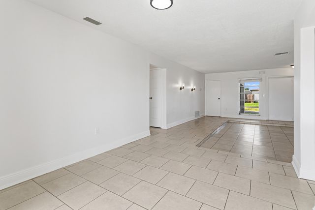 2000 NW 91ST Way, Sunrise, FL 33322