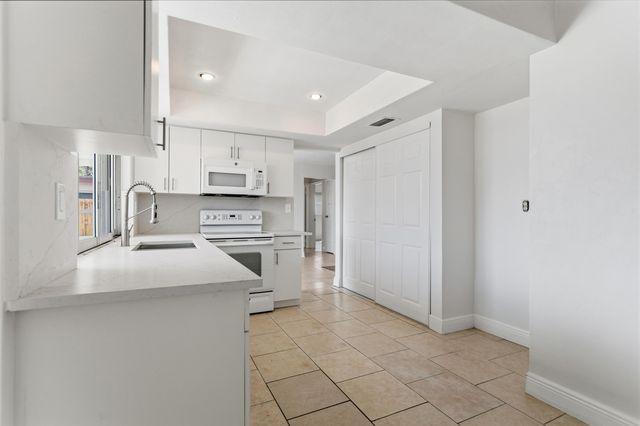 2000 NW 91ST Way, Sunrise, FL 33322