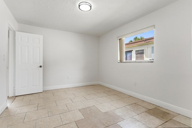 2000 NW 91ST Way, Sunrise, FL 33322