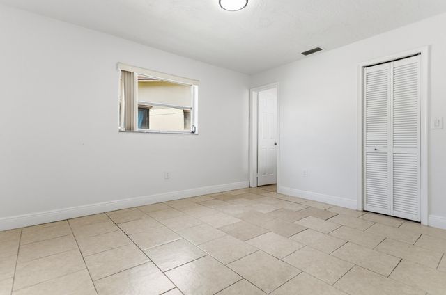 2000 NW 91ST Way, Sunrise, FL 33322