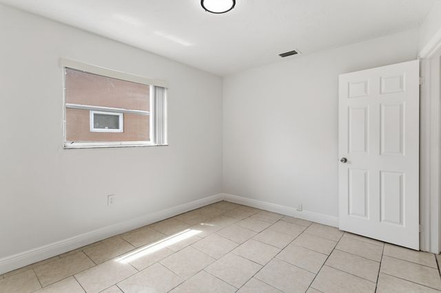 2000 NW 91ST Way, Sunrise, FL 33322