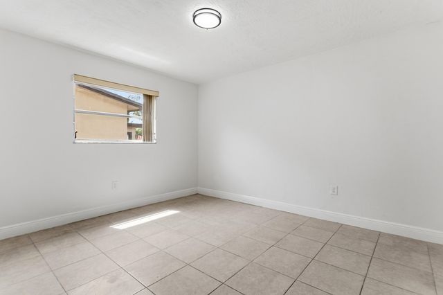 2000 NW 91ST Way, Sunrise, FL 33322