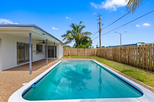 2000 NW 91ST Way, Sunrise, FL 33322
