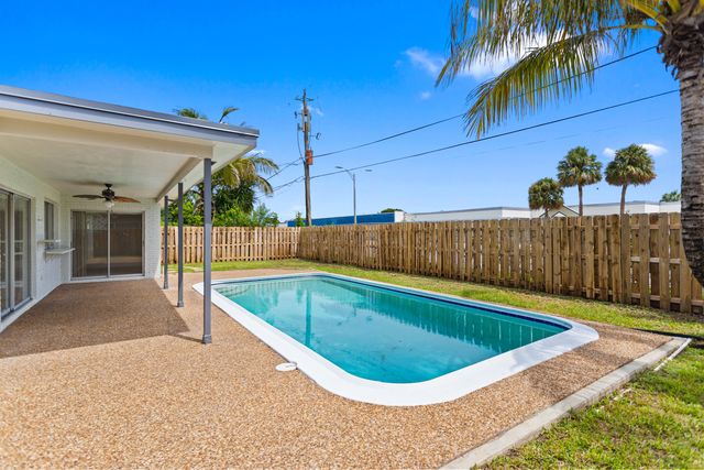 2000 NW 91ST Way, Sunrise, FL 33322