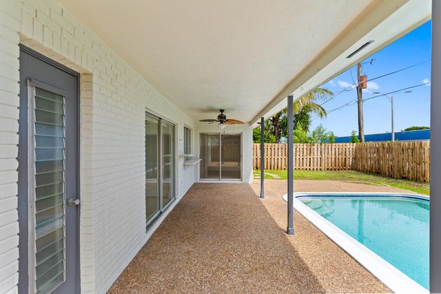 2000 NW 91ST Way, Sunrise, FL 33322