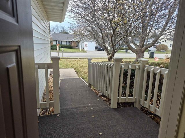 409 Kings Lynn Road, Stoughton, WI 53589