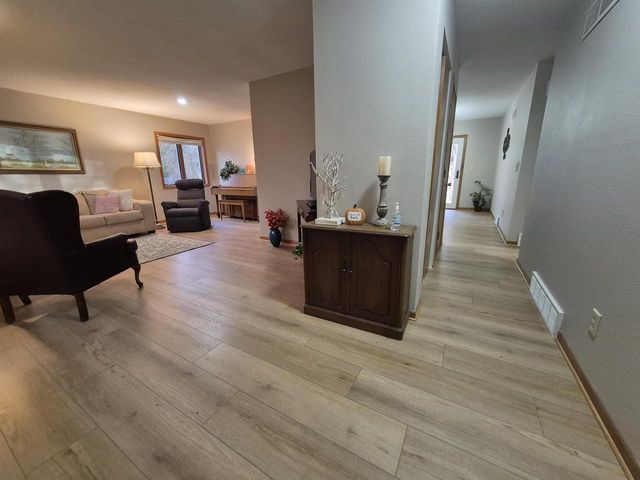 409 Kings Lynn Road, Stoughton, WI 53589