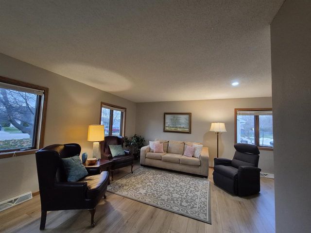 409 Kings Lynn Road, Stoughton, WI 53589