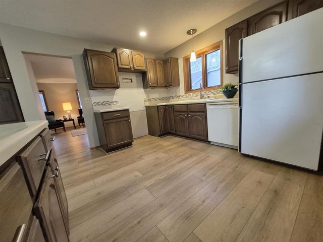 409 Kings Lynn Road, Stoughton, WI 53589