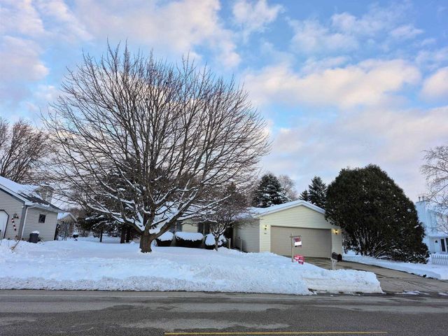 409 Kings Lynn Road, Stoughton, WI 53589