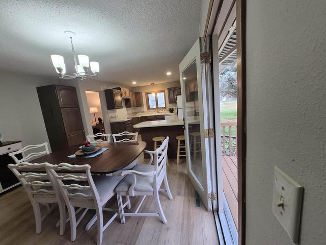 409 Kings Lynn Road, Stoughton, WI 53589