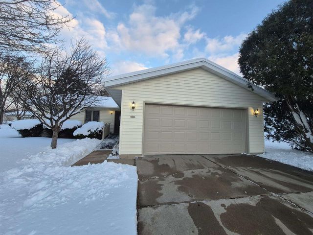 409 Kings Lynn Road, Stoughton, WI 53589