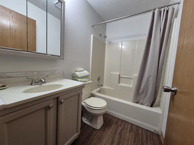 409 Kings Lynn Road, Stoughton, WI 53589