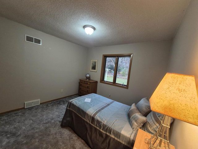 409 Kings Lynn Road, Stoughton, WI 53589