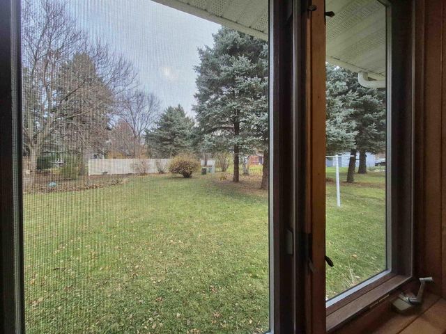 409 Kings Lynn Road, Stoughton, WI 53589