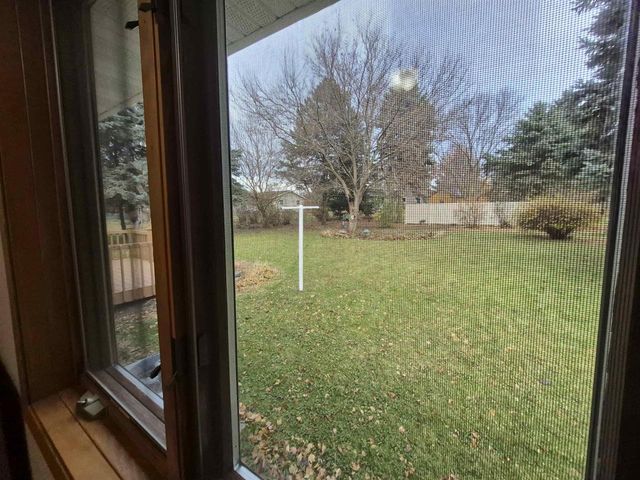 409 Kings Lynn Road, Stoughton, WI 53589