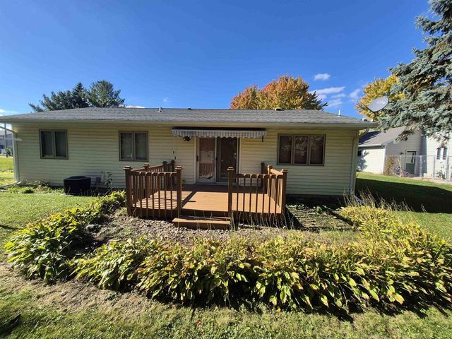 409 Kings Lynn Road, Stoughton, WI 53589