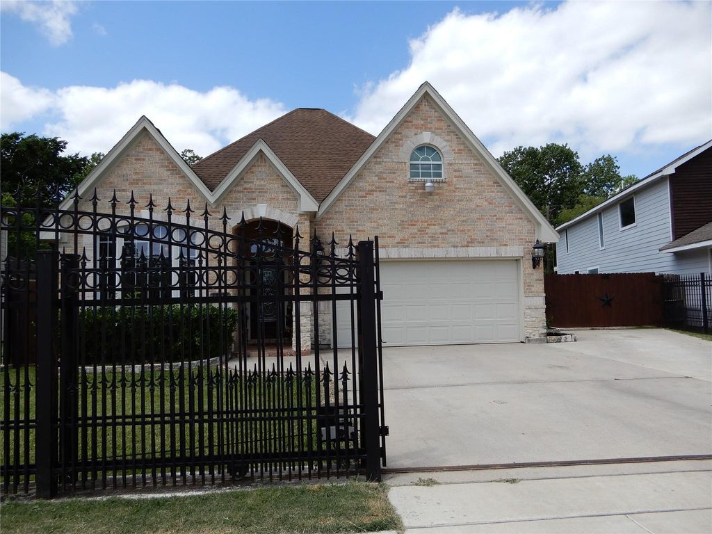 13531 Russ Drive, Houston, TX 77039