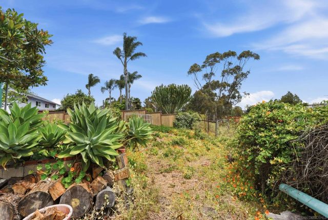 2275-77 Cameo Rd, Carlsbad, CA 92008