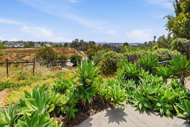 2275-77 Cameo Rd, Carlsbad, CA 92008
