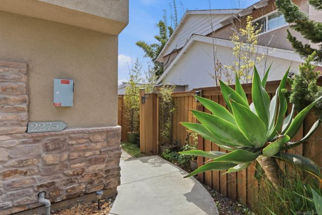 2275-77 Cameo Rd, Carlsbad, CA 92008