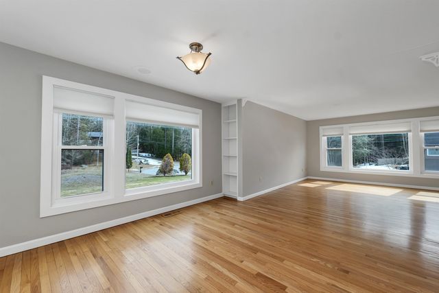 8 Fern Court, Milford, NH 03055