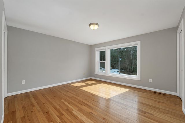 8 Fern Court, Milford, NH 03055