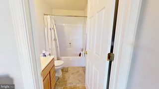 1242 LEDGE DR, York, PA 17408