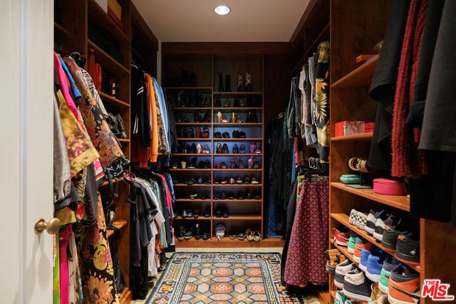 2230 Nottingham Avenue, Los Angeles, CA 90027