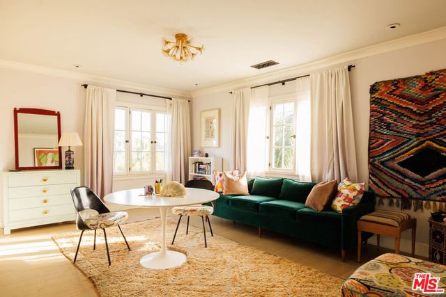 2230 Nottingham Avenue, Los Angeles, CA 90027
