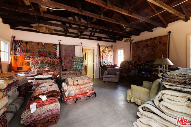 2230 Nottingham Avenue, Los Angeles, CA 90027