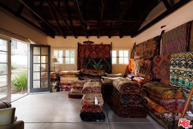 2230 Nottingham Avenue, Los Angeles, CA 90027