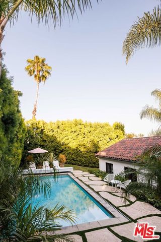 2230 Nottingham Avenue, Los Angeles, CA 90027