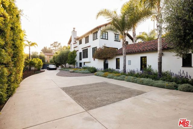 2230 Nottingham Avenue, Los Angeles, CA 90027