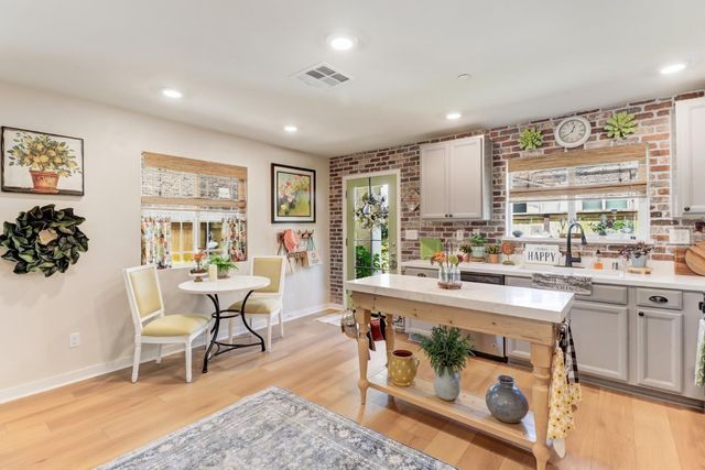 4344 White Ash Ln, Sacramento, CA 95834