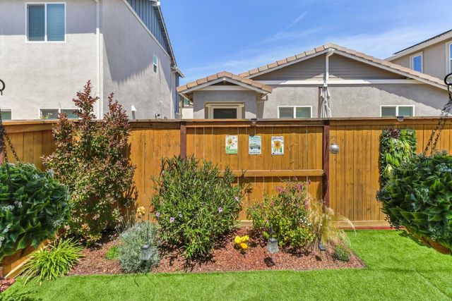 4344 White Ash Ln, Sacramento, CA 95834