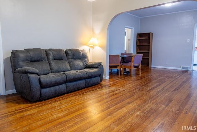 1313 E Saint Clair Street, Vincennes, IN 47591