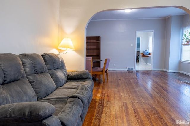 1313 E Saint Clair Street, Vincennes, IN 47591