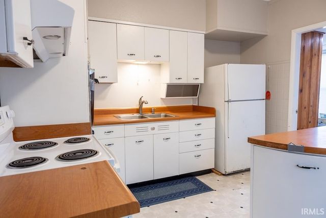 1313 E Saint Clair Street, Vincennes, IN 47591