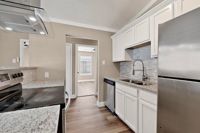 2007 Red Cloud Drive, Dallas, TX 75217