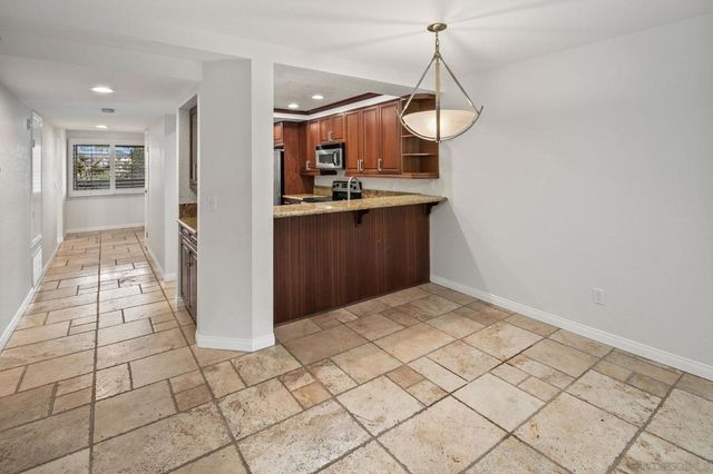 3098 Rue Dorleans 215, San Diego, CA 92110