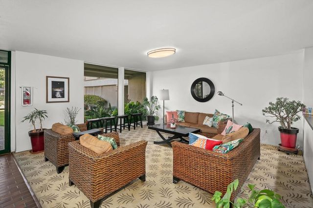 3098 Rue Dorleans 215, San Diego, CA 92110