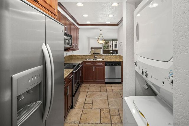 3098 Rue Dorleans 215, San Diego, CA 92110