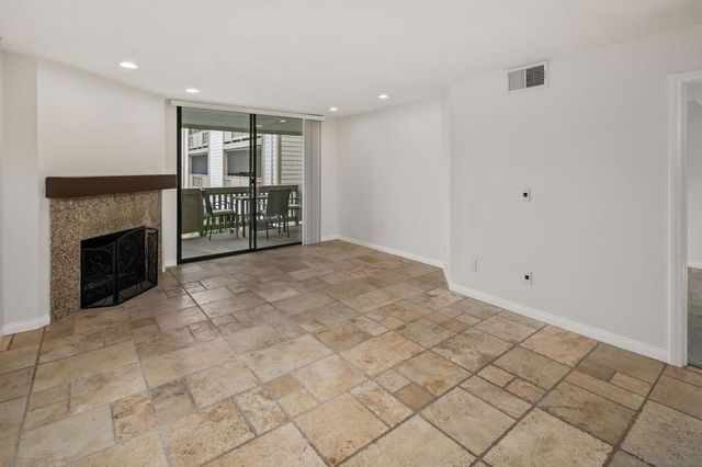 3098 Rue Dorleans 215, San Diego, CA 92110