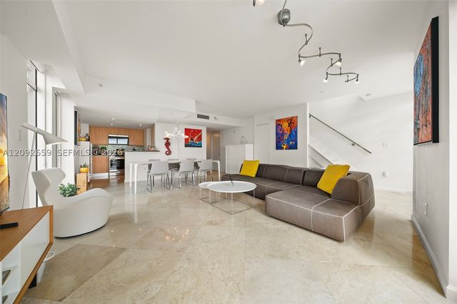 7600 Collins Ave 1012, Miami Beach, FL 33141