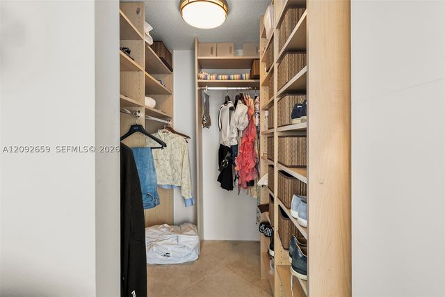 7600 Collins Ave 1012, Miami Beach, FL 33141