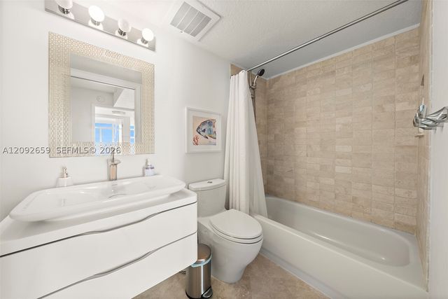 7600 Collins Ave 1012, Miami Beach, FL 33141