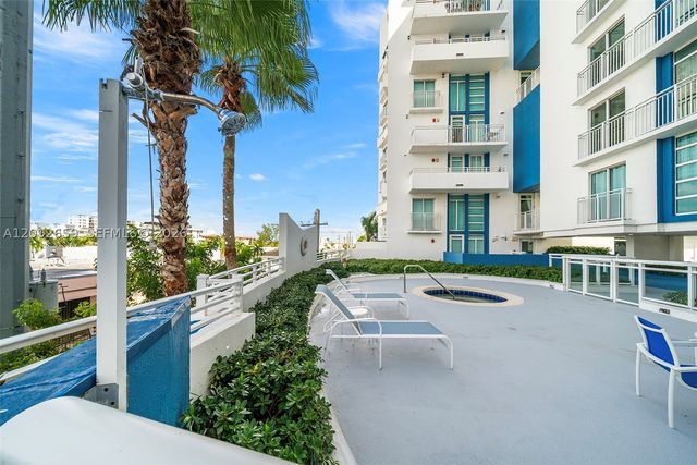 7600 Collins Ave 1012, Miami Beach, FL 33141