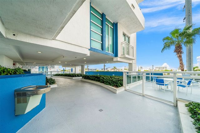 7600 Collins Ave 1012, Miami Beach, FL 33141