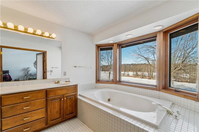 9556 27th Avenue, Eau Claire, WI 54703